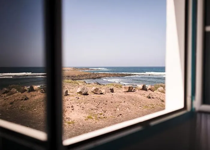 Casa Charcón Alto, En Primera Línea De Mar - Lanzarote *